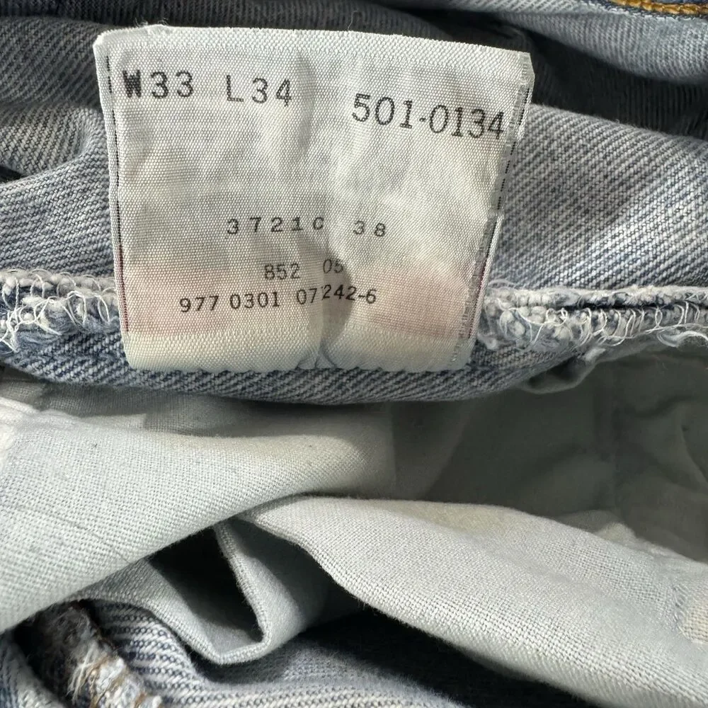 Vintage Levi's 501 Jeans Men's Size 33x34 Light Wash Button Fly 2000s Y2K